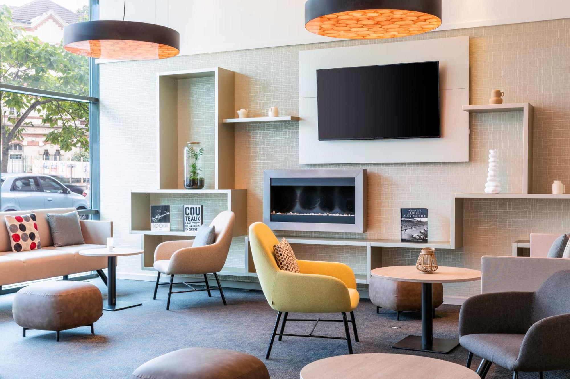 Courtyard By Marriott Paris Saint Denis Hotel Exterior foto