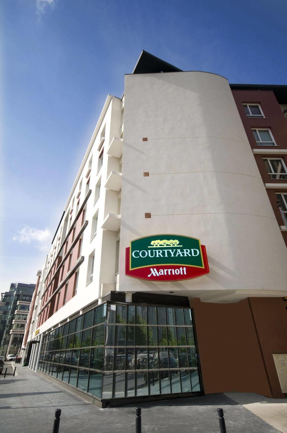 Courtyard By Marriott Paris Saint Denis Hotel Exterior foto