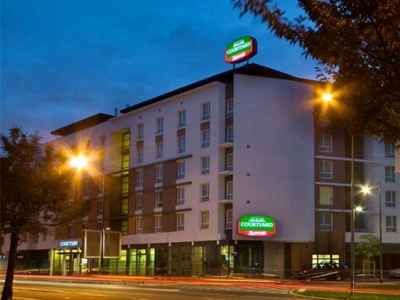 Courtyard By Marriott Paris Saint Denis Hotel Exterior foto